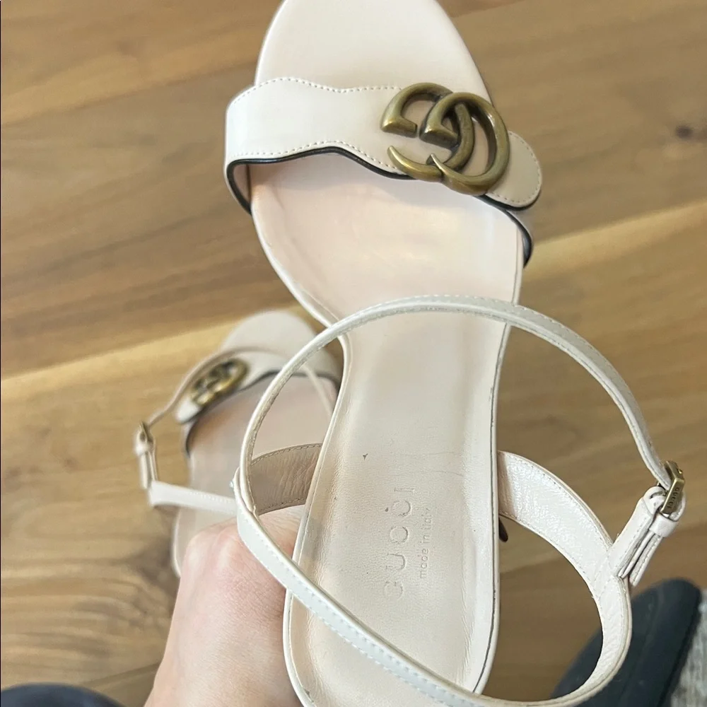 Gucci Cream Heels with Gold Accent - Picture 7 of 9